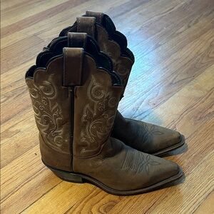 Justin Women’s Brown Embroidered Western Cowboy Boots size 7